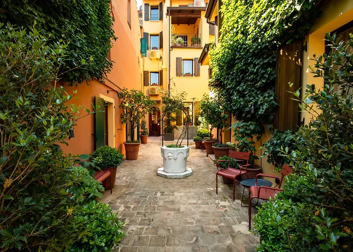 Porta San Mamolo Hotell 4*