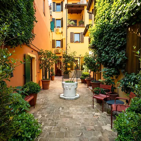 Porta San Mamolo Szálloda 4*